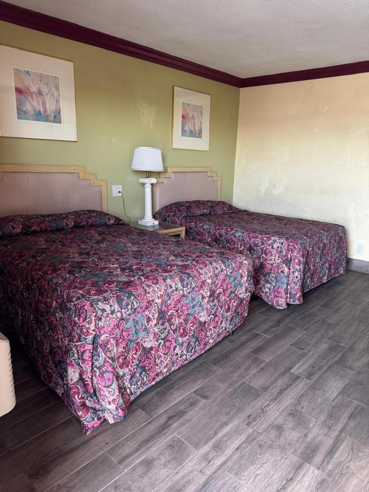 Sunstar Inn Los Banos Kültér fotó