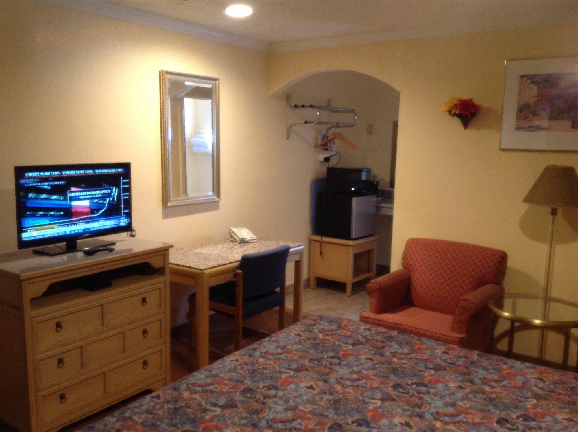 Sunstar Inn Los Banos Kültér fotó