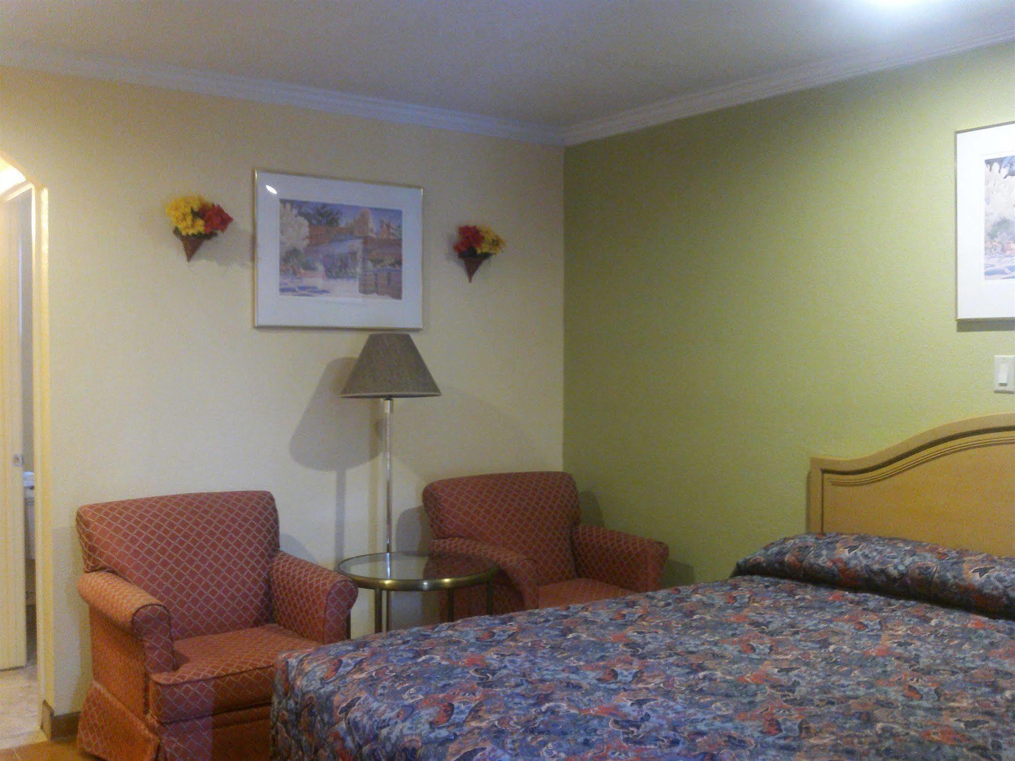 Sunstar Inn Los Banos Kültér fotó